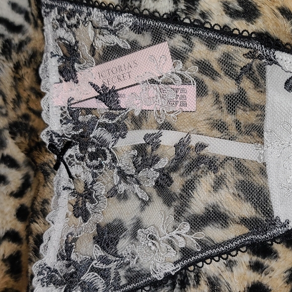 Victoria Secret Panty - Picture 5 of 10